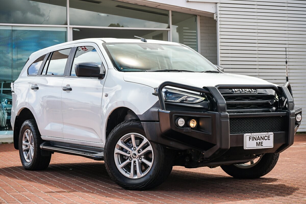 Isuzu Mu-x image 1