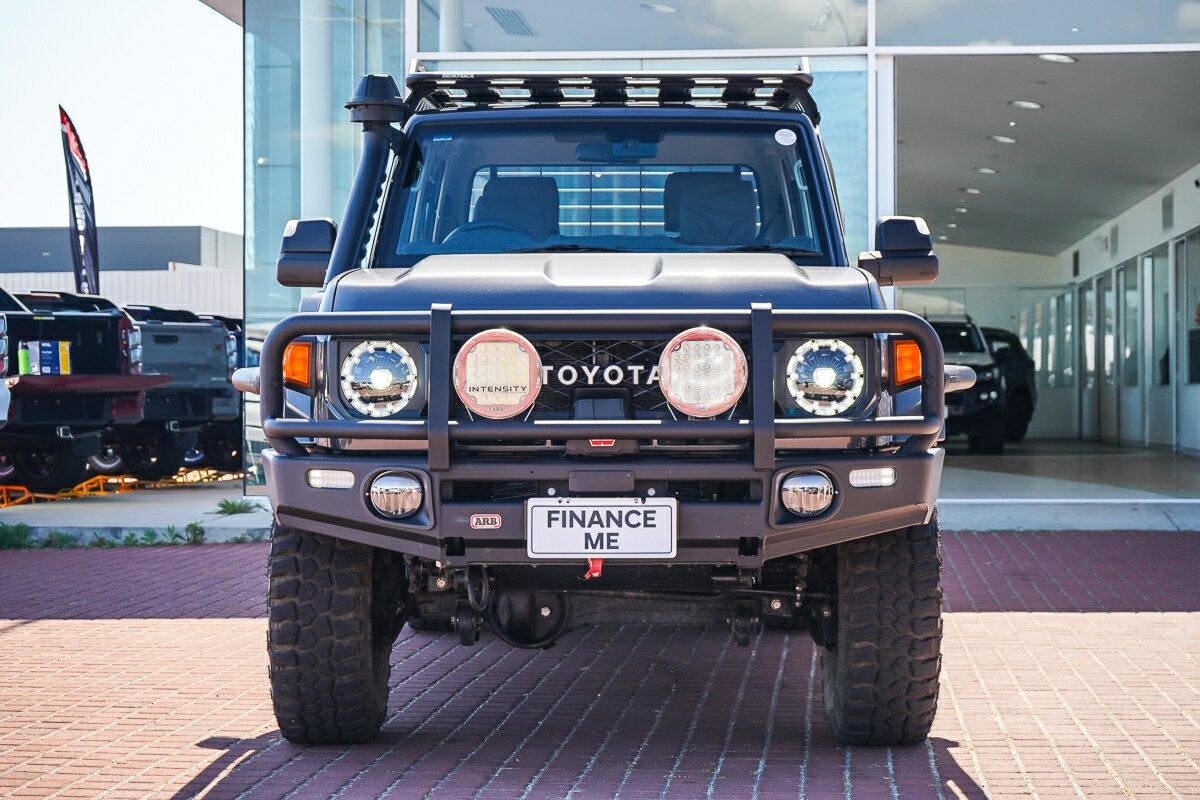 Toyota Landcruiser image 3