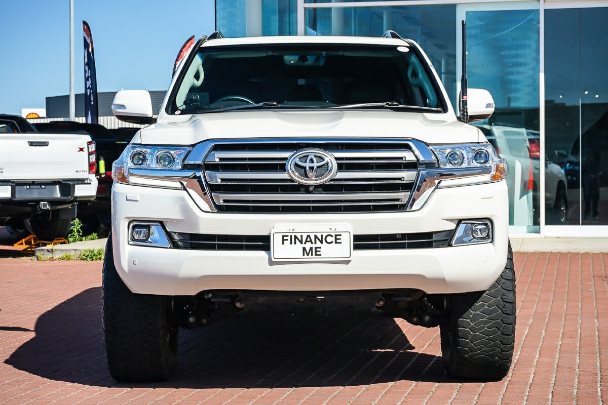 Toyota Landcruiser image 3
