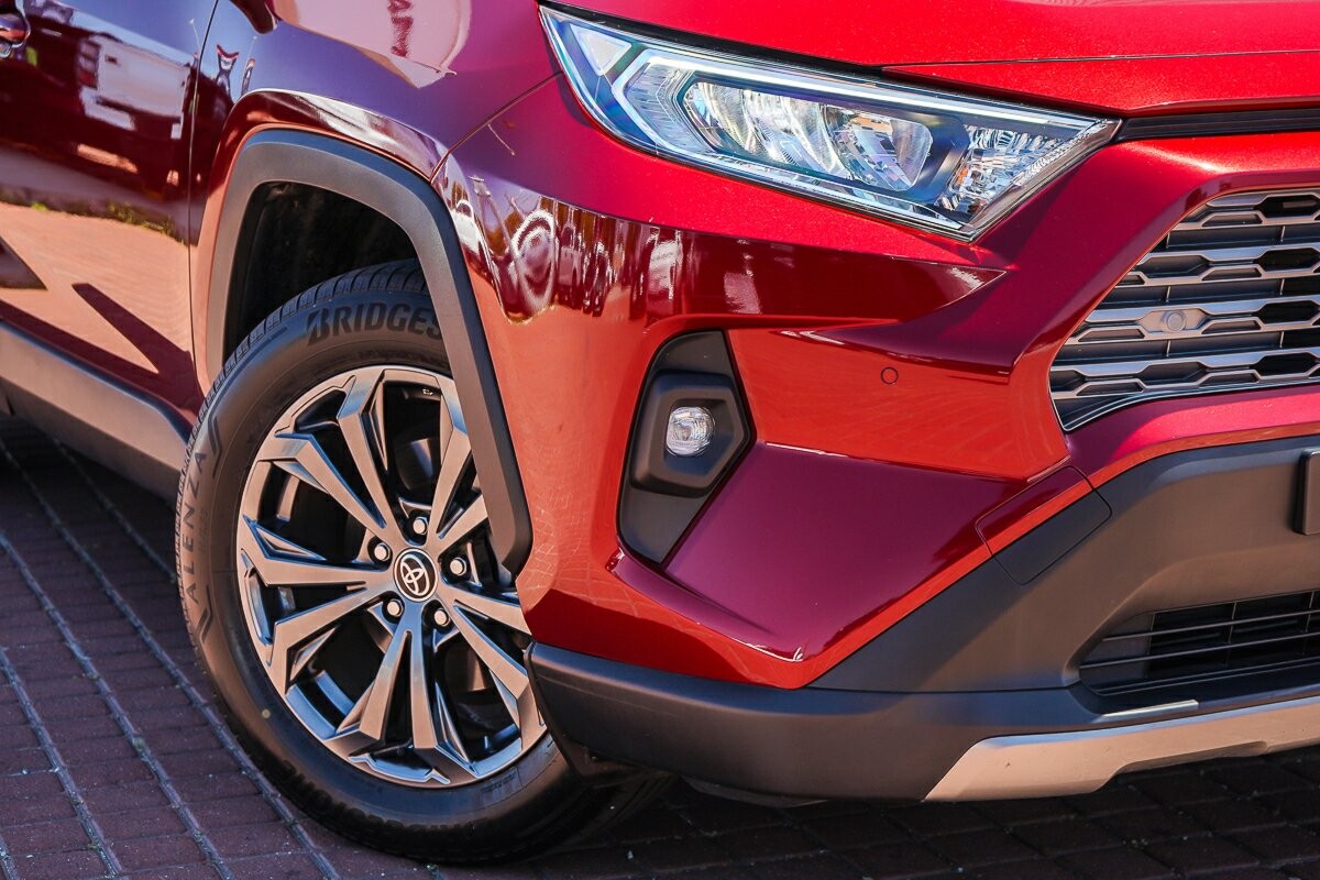 Toyota Rav4 image 2