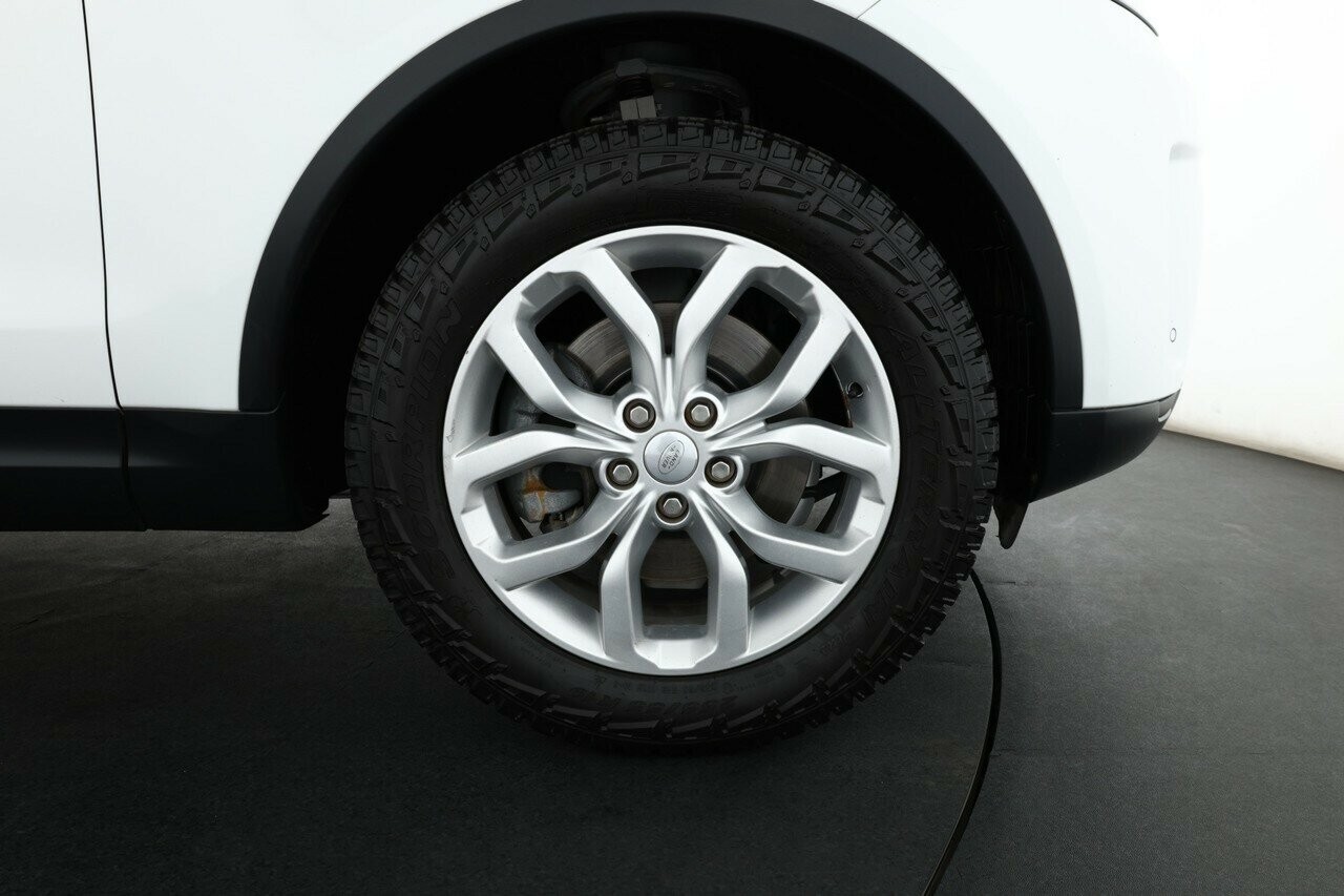 Land Rover Discovery image 4