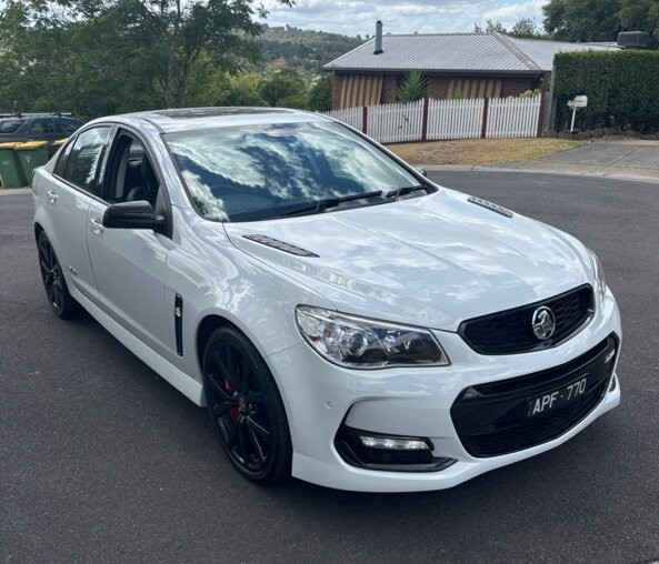 Holden Commodore image 1