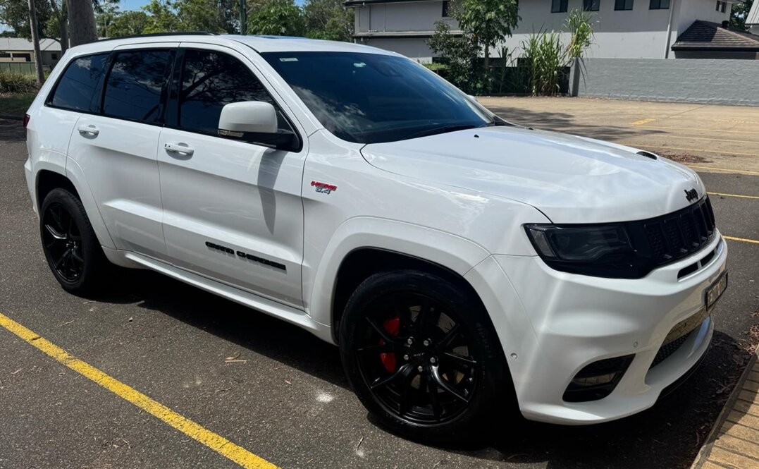 Jeep Grand Cherokee image 1