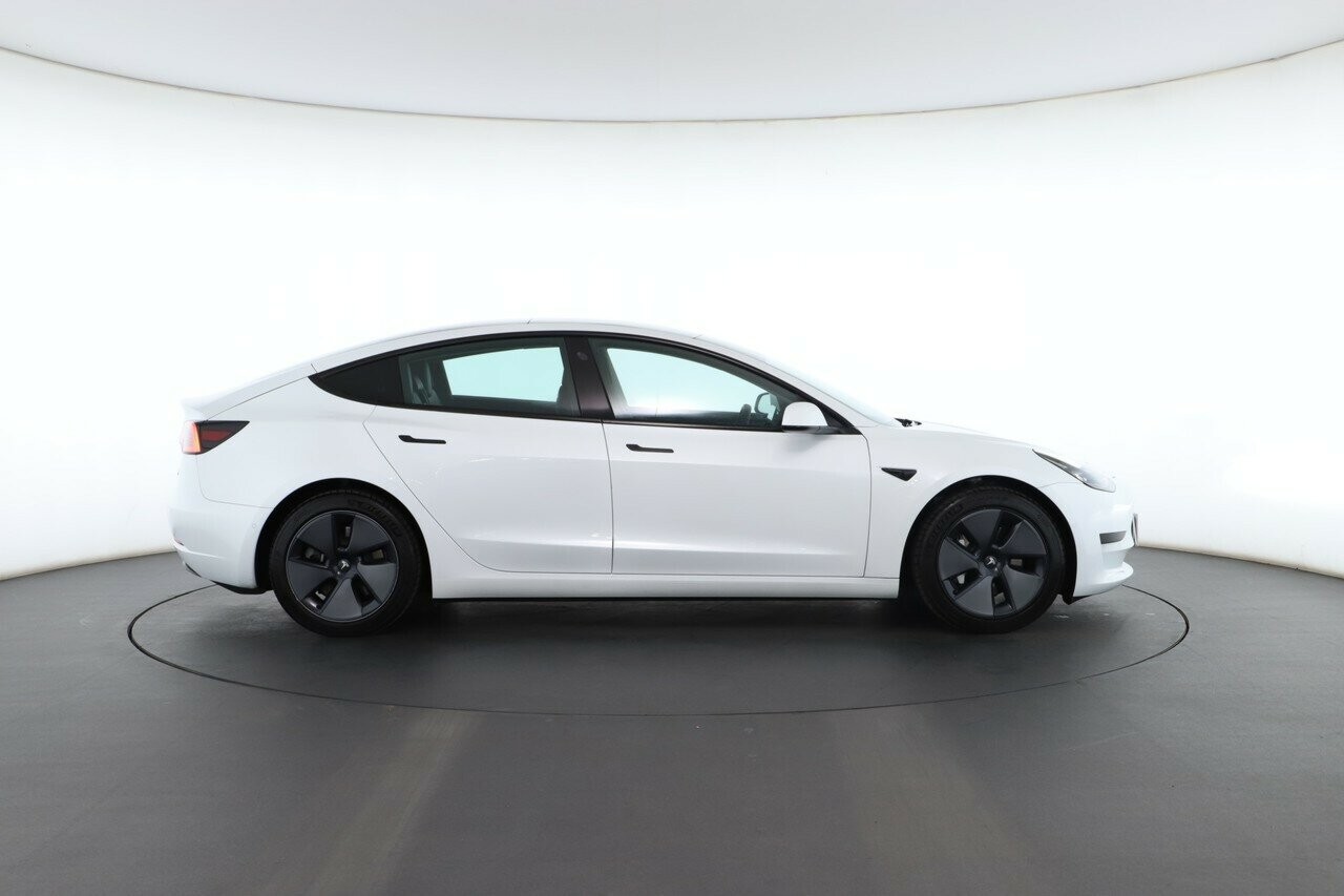 Tesla Model 3 image 2