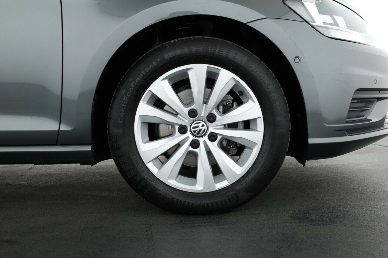 Volkswagen Golf image 4