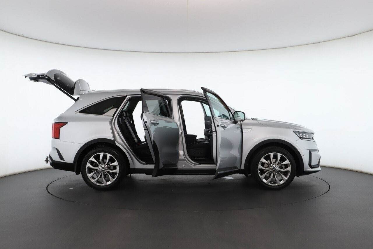 Kia Sorento image 2