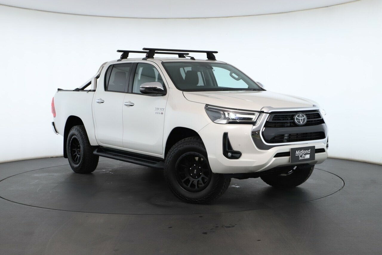 Toyota Hilux image 1