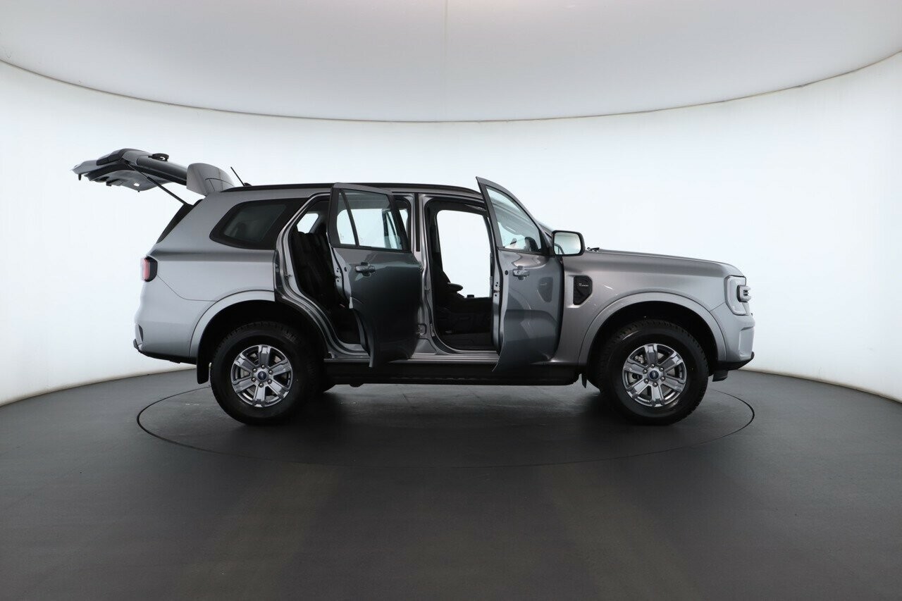 Ford Everest image 2