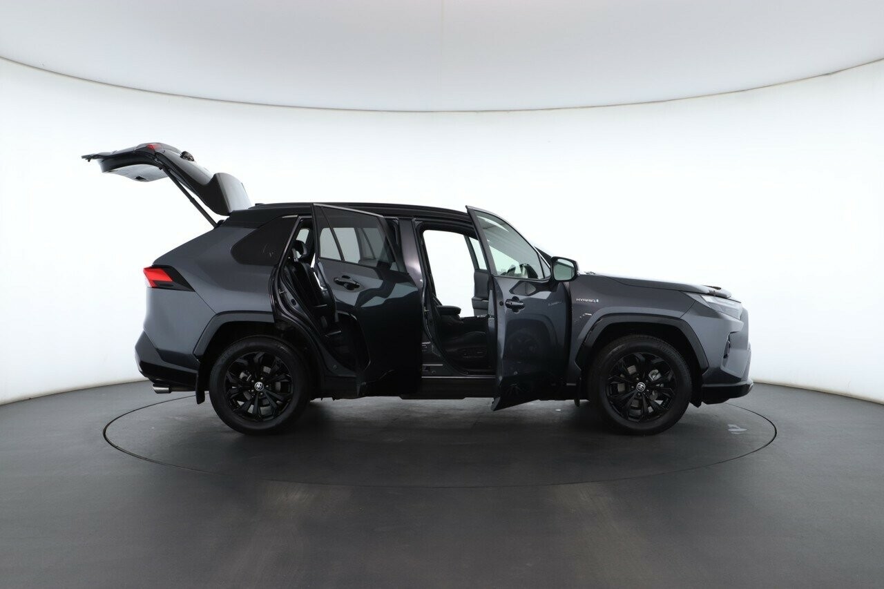 Toyota Rav4 image 2
