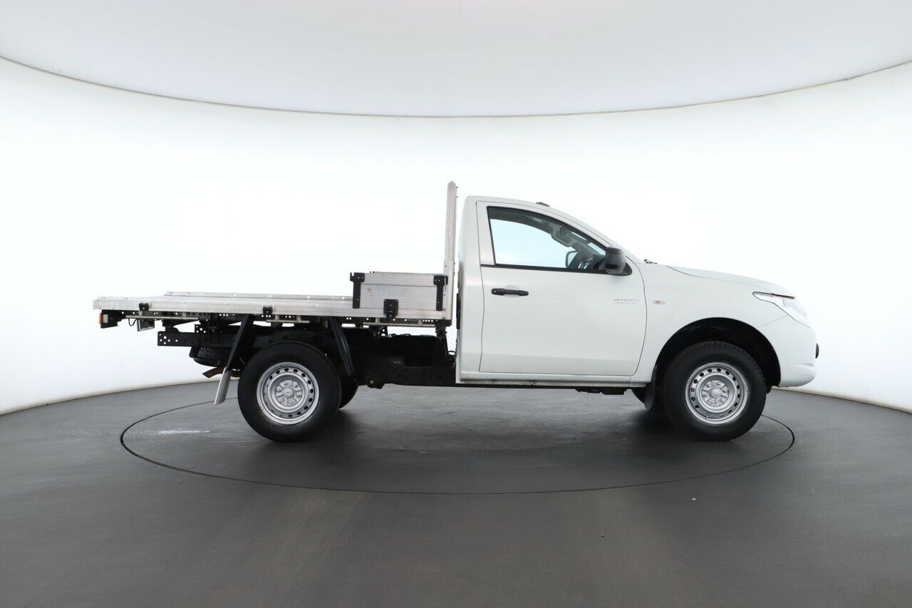 Mitsubishi Triton image 2