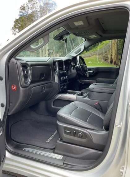 Chevrolet Silverado image 4