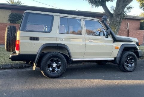 Toyota Landcruiser image 2