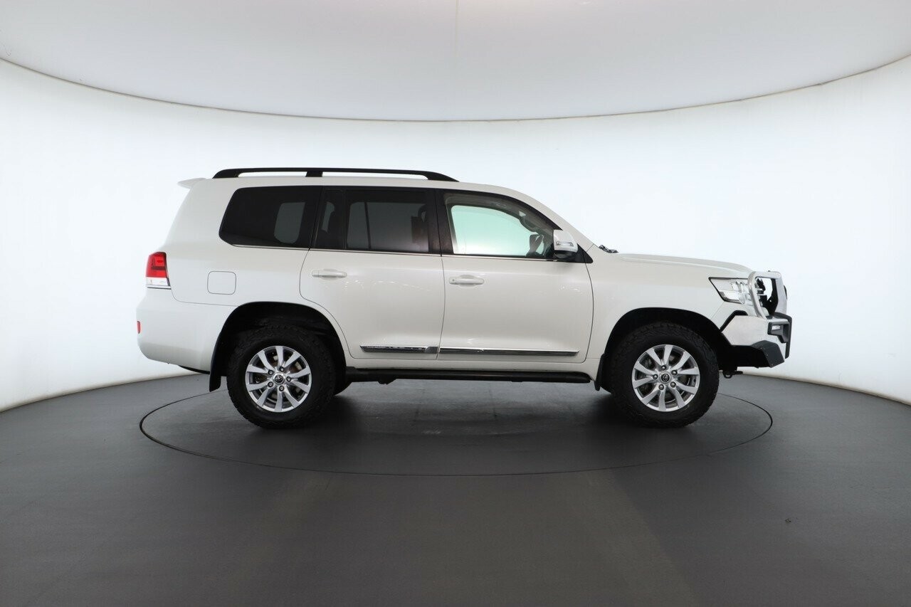 Toyota Landcruiser image 3