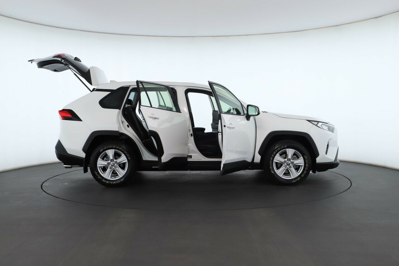 Toyota Rav4 image 3