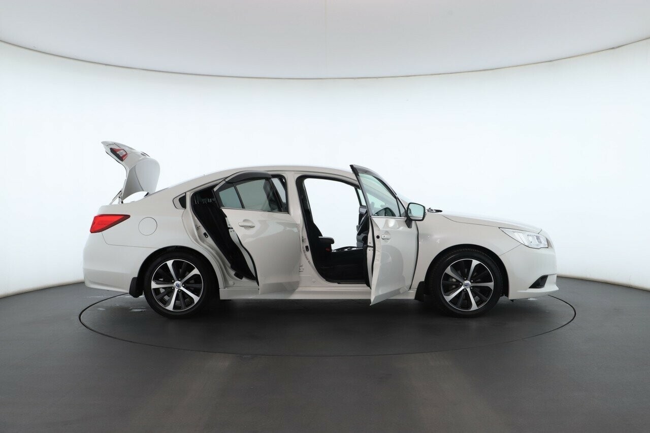 Subaru Liberty image 2
