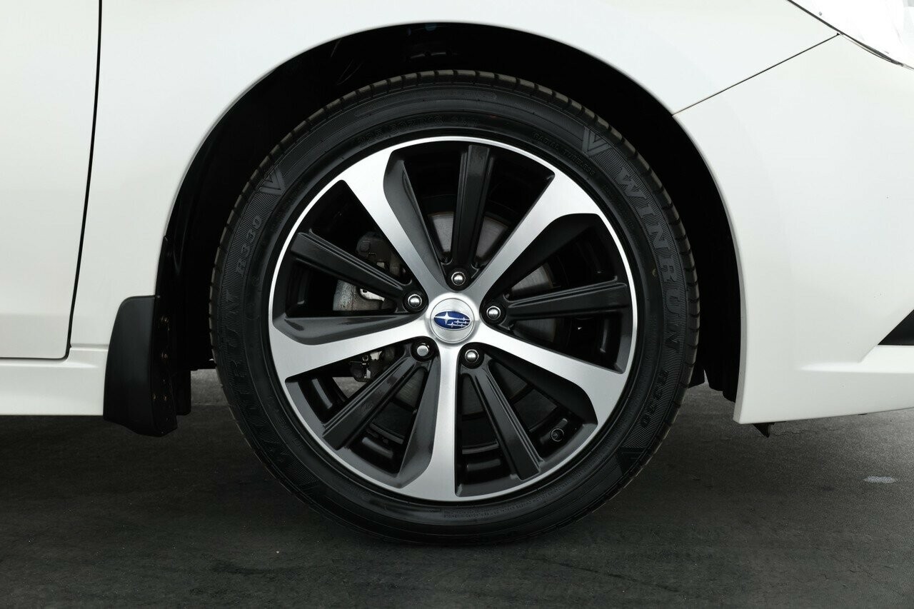 Subaru Liberty image 4