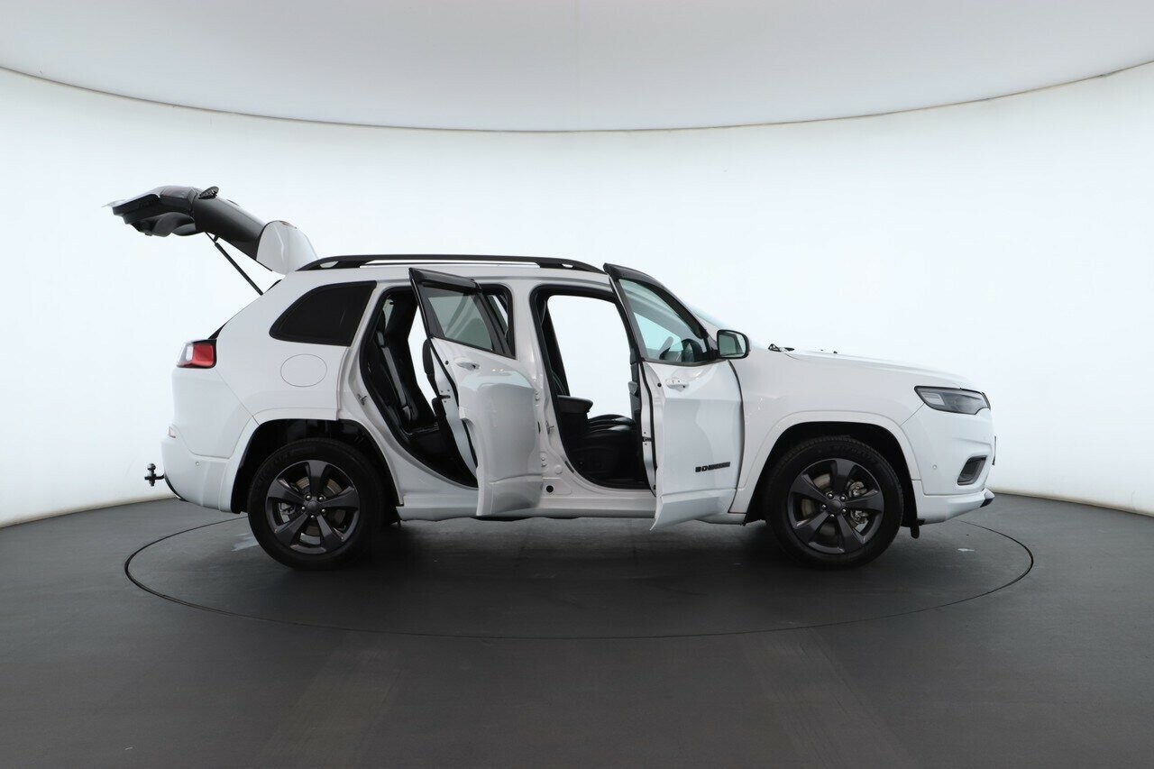 Jeep Cherokee image 2