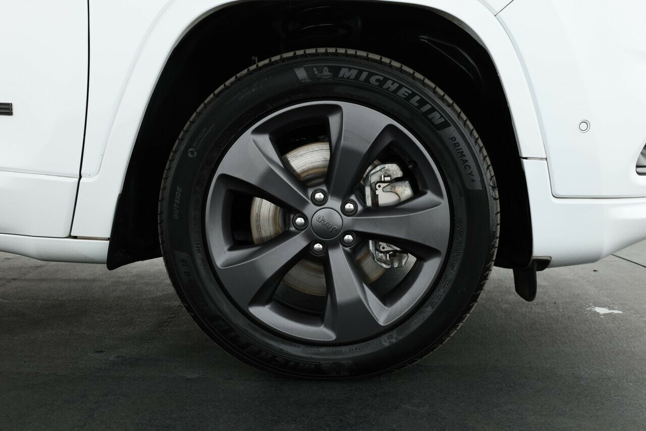 Jeep Cherokee image 4