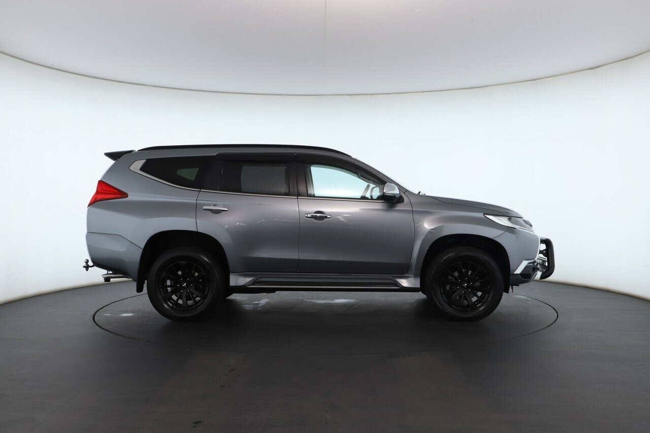 Mitsubishi Pajero image 3