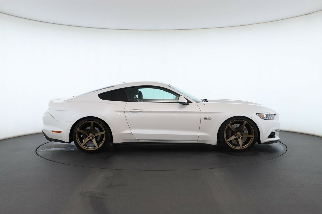 Ford Mustang image 3