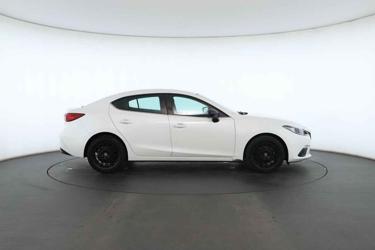 Mazda 3 image 2
