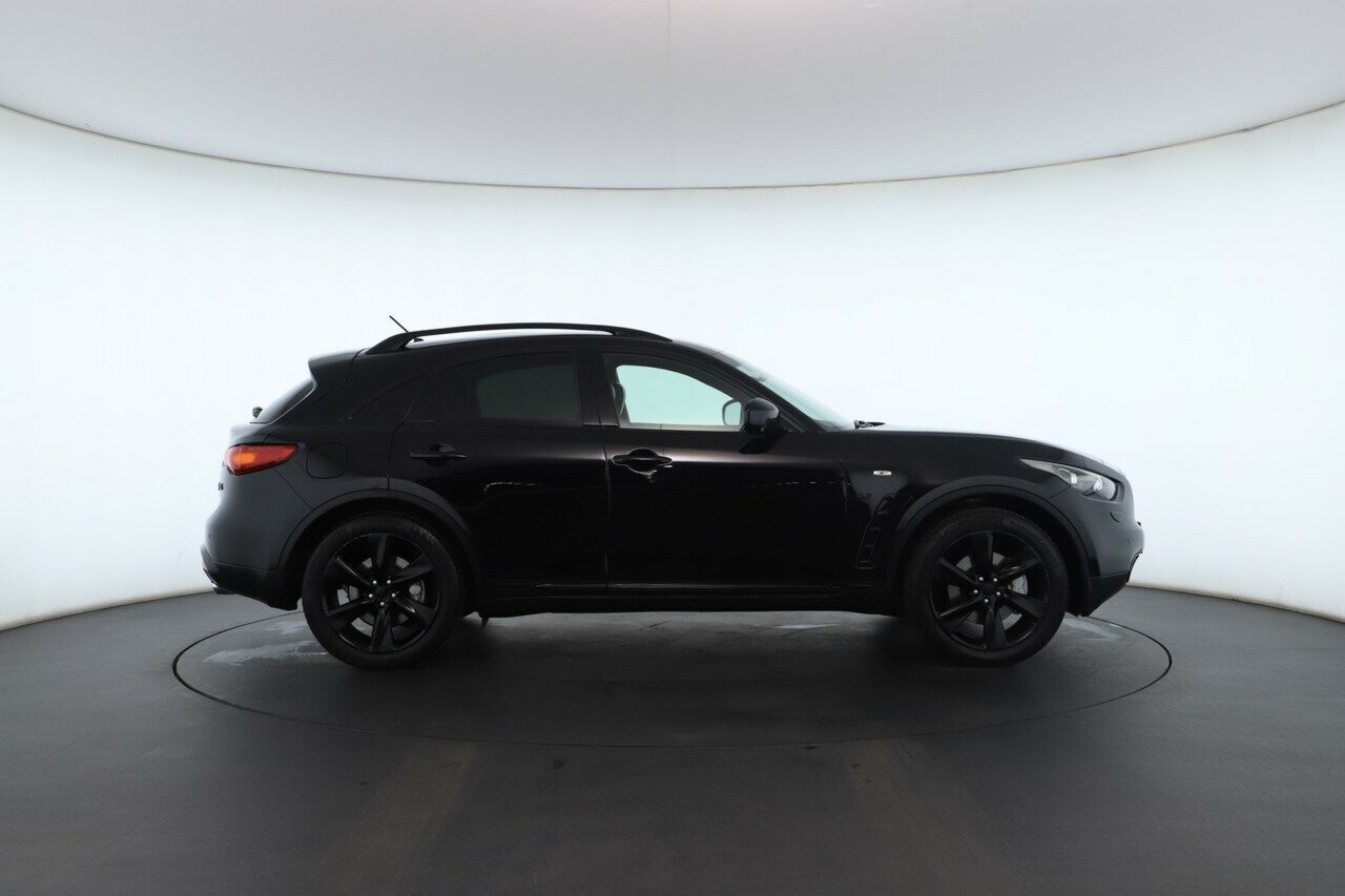 Infiniti Qx70 image 2