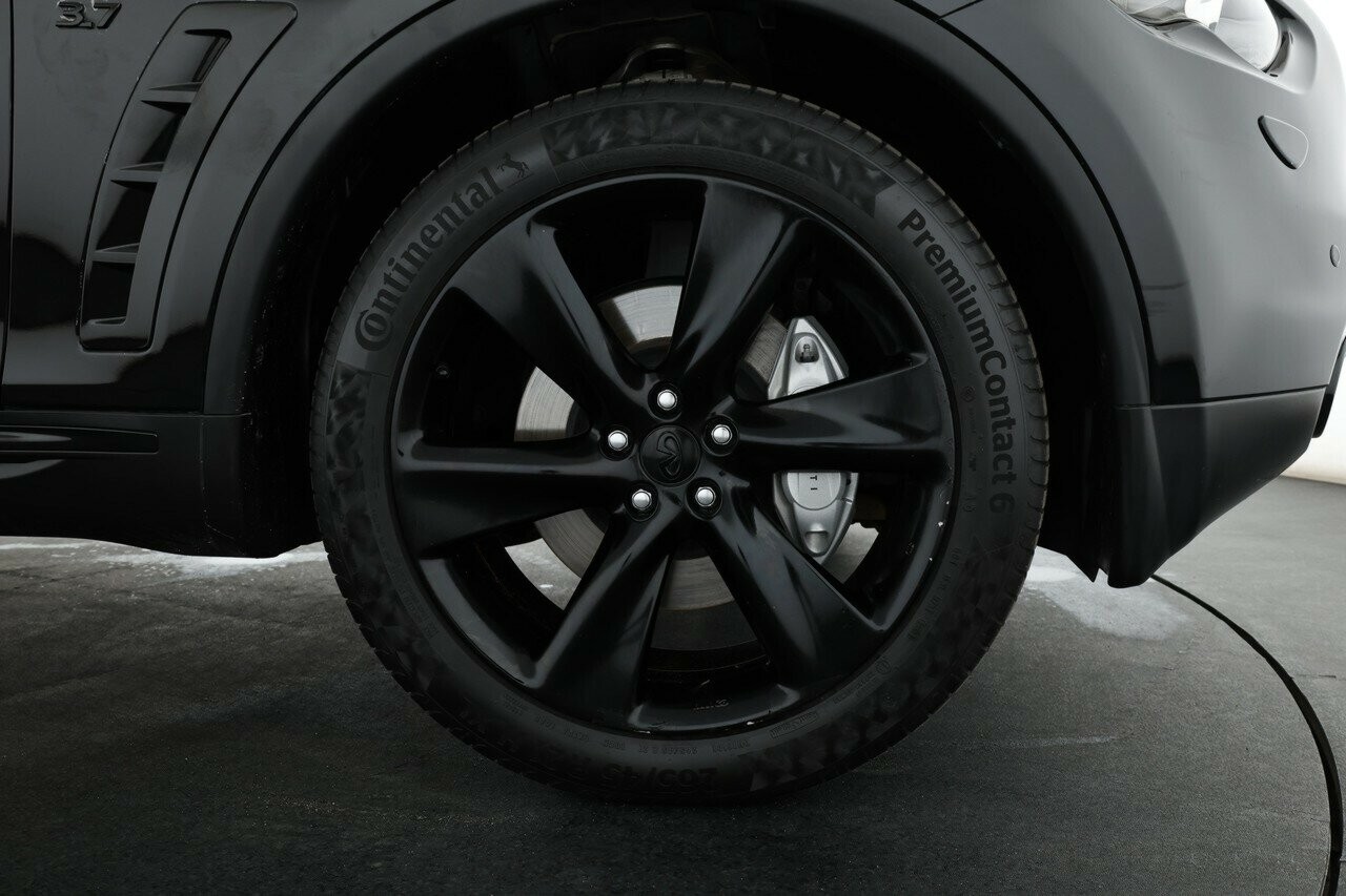 Infiniti Qx70 image 4