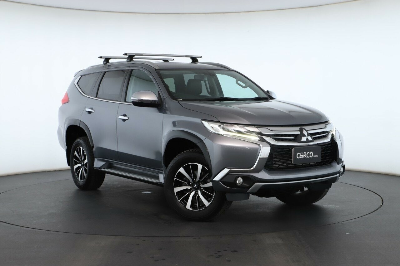 Mitsubishi Pajero Sport image 2