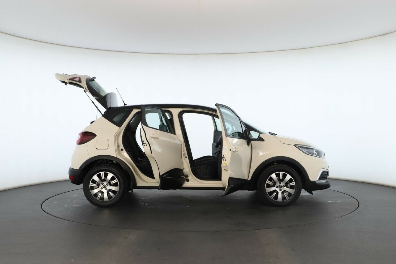 Renault Captur image 2