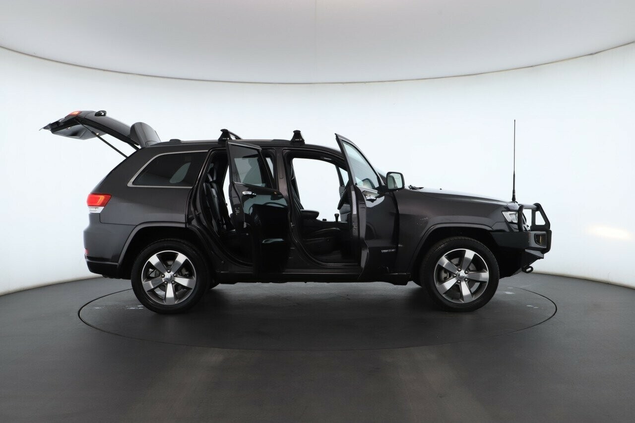 Jeep Grand Cherokee image 2