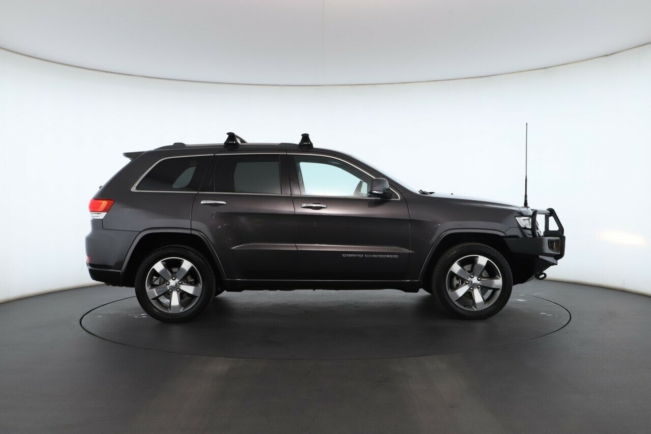 Jeep Grand Cherokee image 3