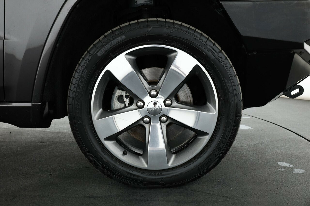 Jeep Grand Cherokee image 4