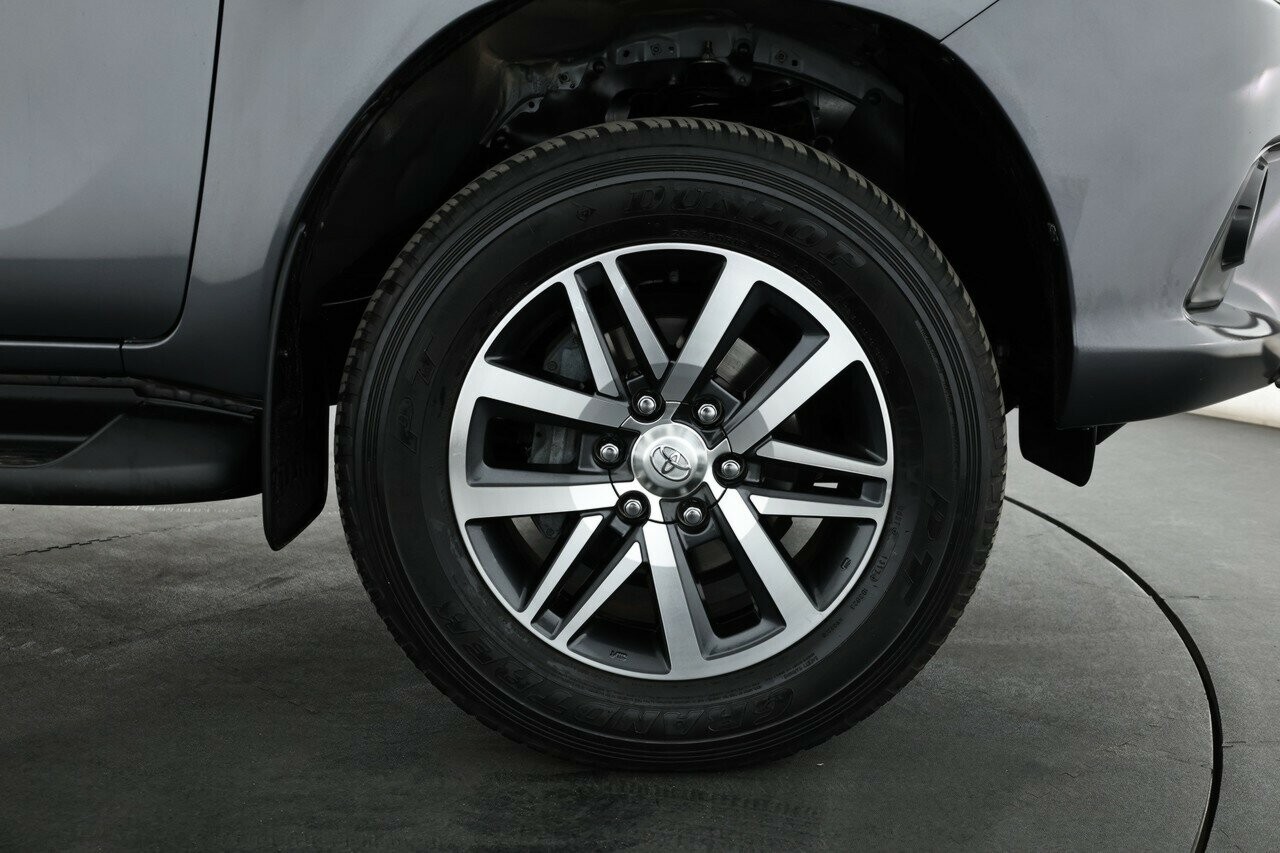 Toyota Hilux image 4