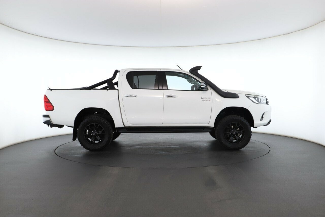 Toyota Hilux image 3
