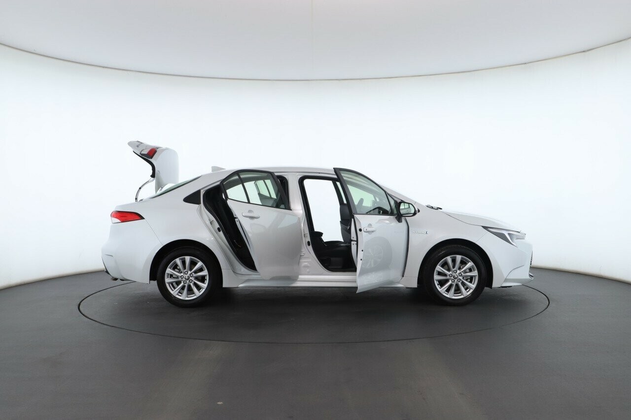 Toyota Corolla image 2