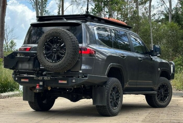Toyota Landcruiser image 2