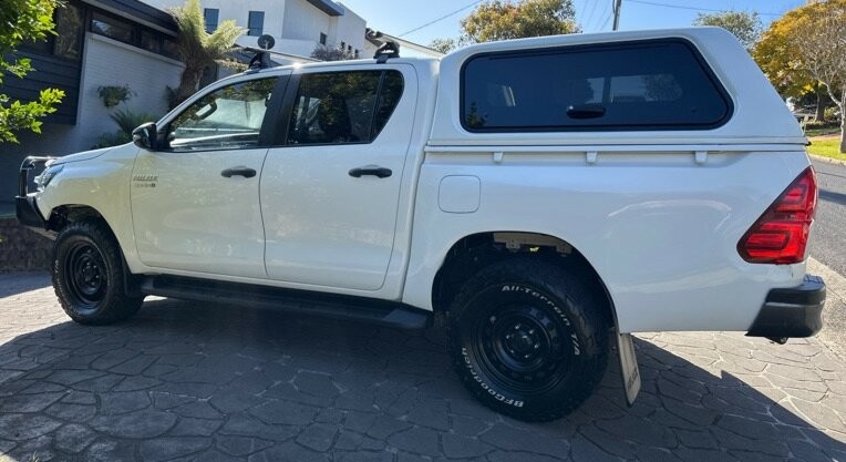 Toyota Hilux image 3