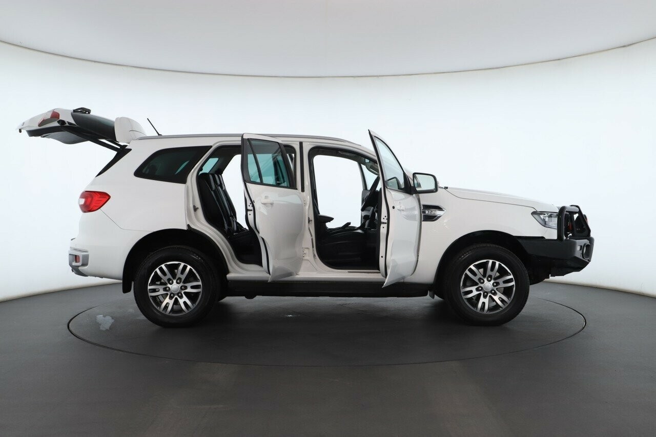 Ford Everest image 2
