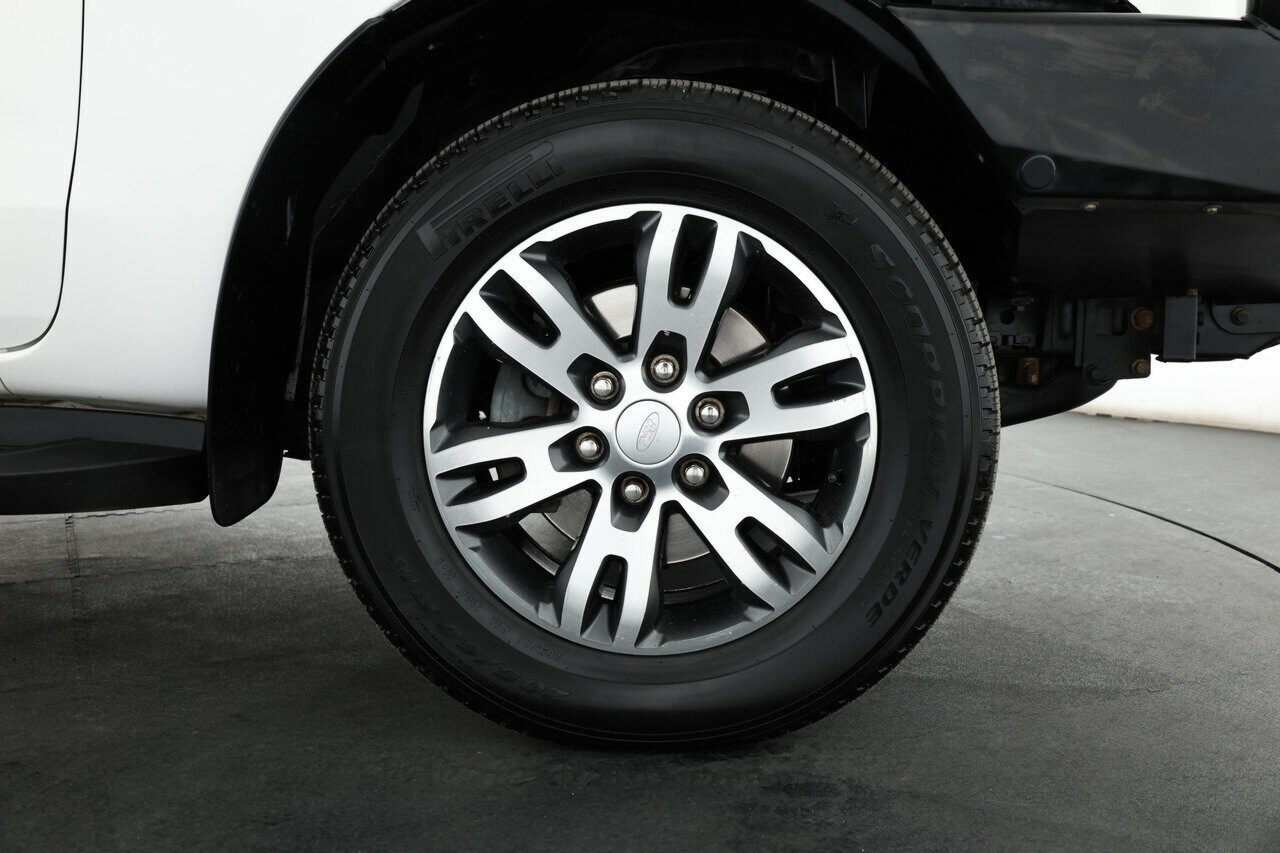 Ford Everest image 4