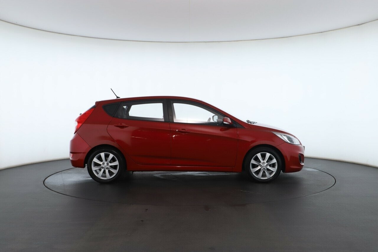 Hyundai Accent image 3