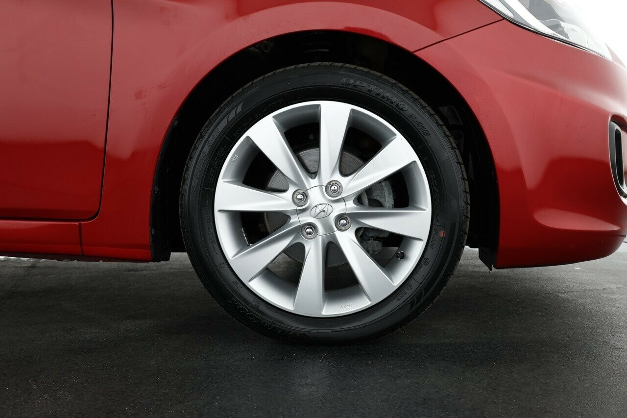 Hyundai Accent image 4