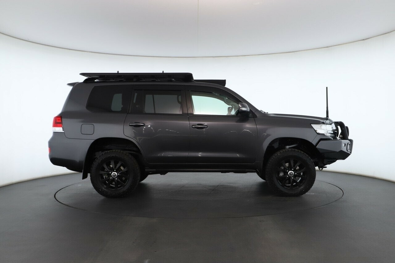 Toyota Landcruiser image 3