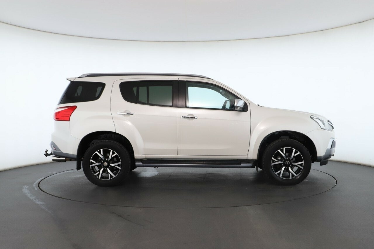 Isuzu Mu-x image 3