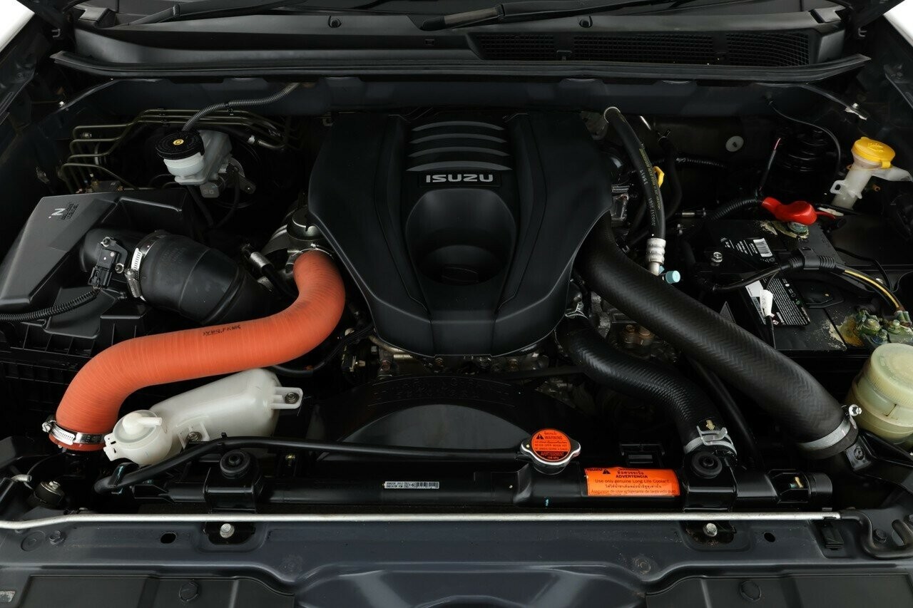Isuzu Mu-x image 4