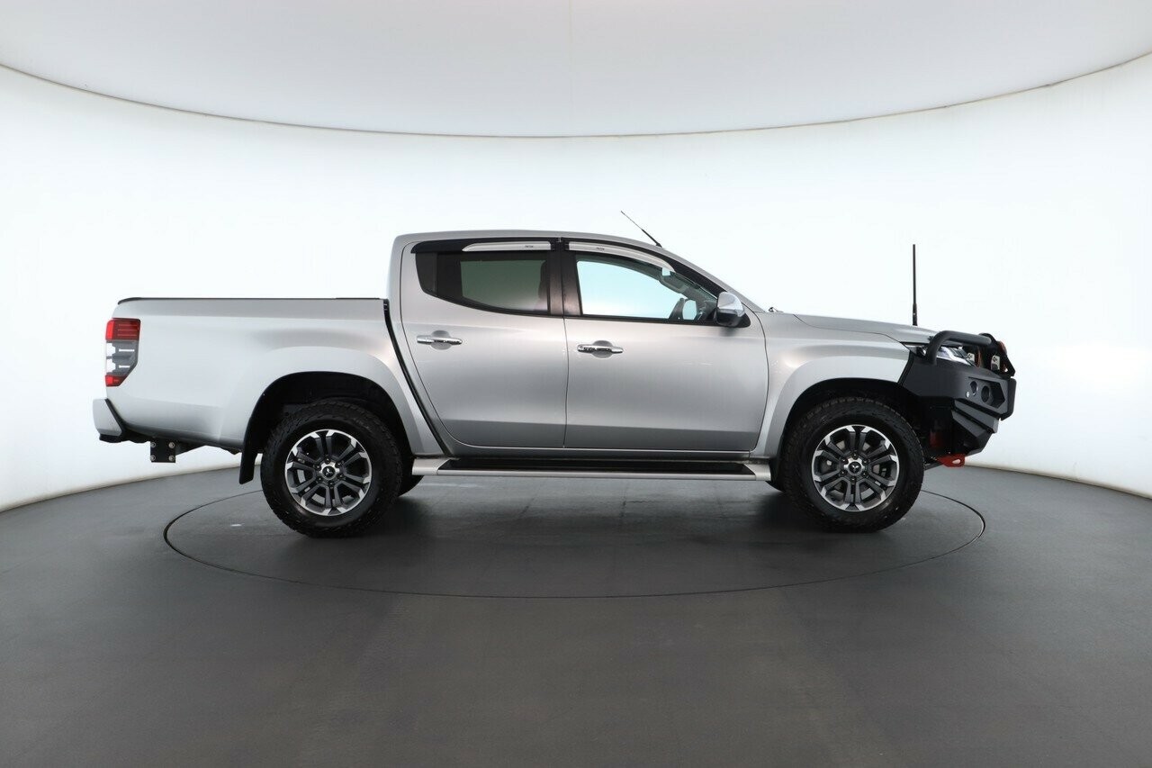 Mitsubishi Triton image 3
