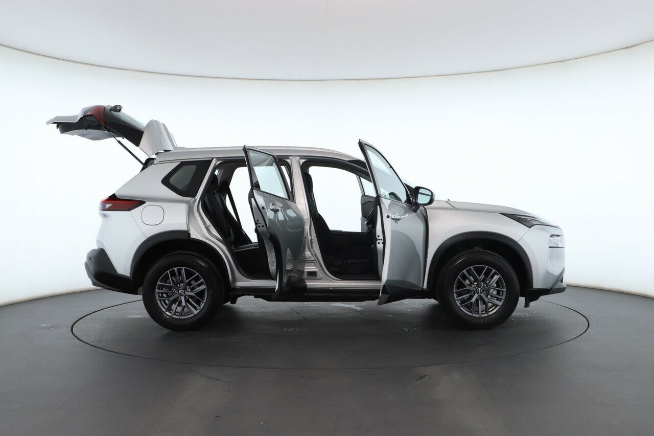 Nissan X-trail image 2