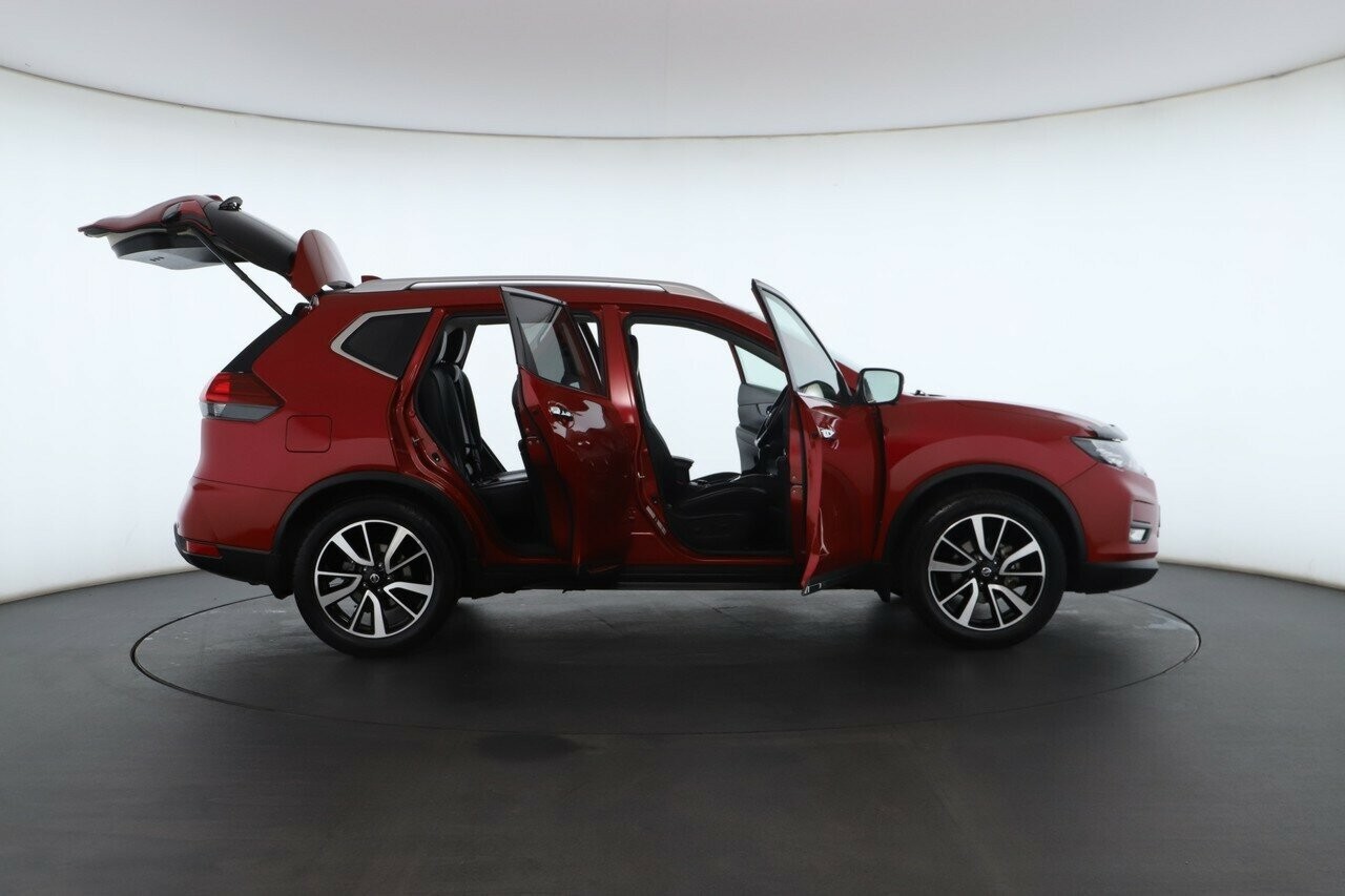 Nissan X-trail image 2
