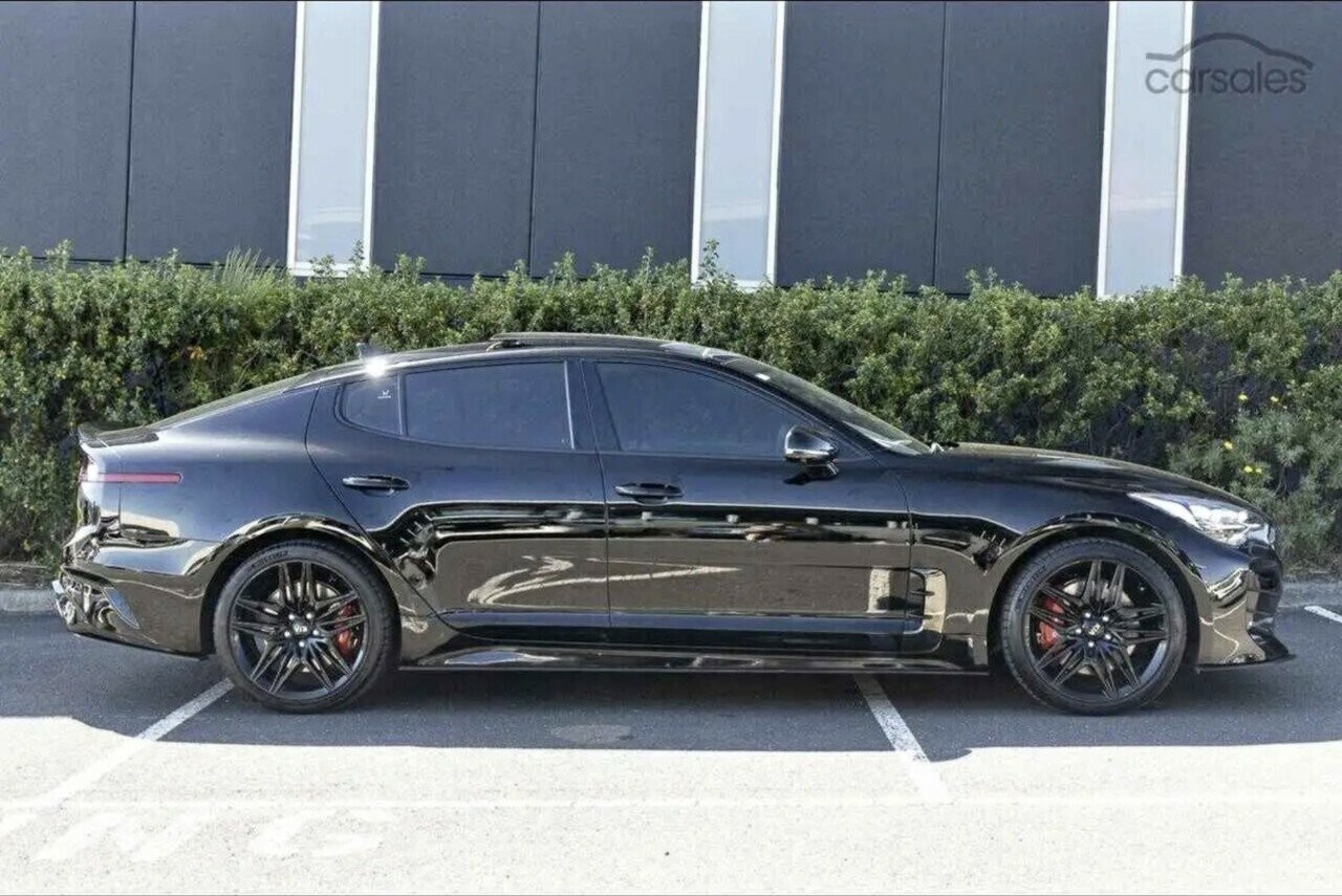 Kia Stinger image 2