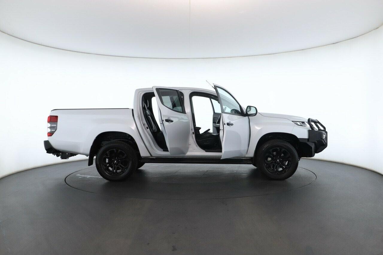 Mitsubishi Triton image 3