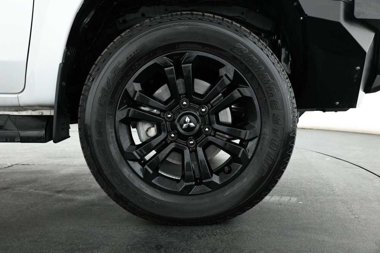 Mitsubishi Triton image 4